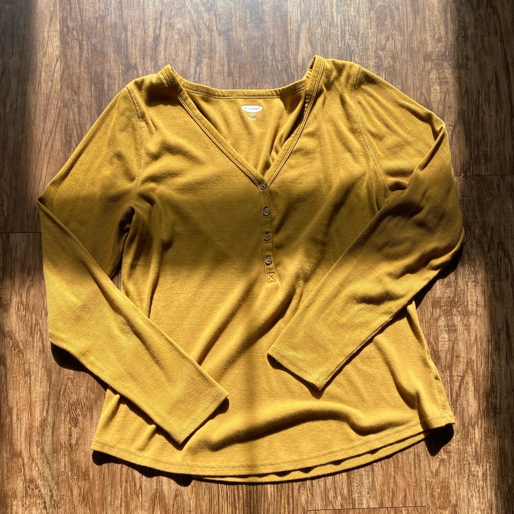 Old navy long sleeve